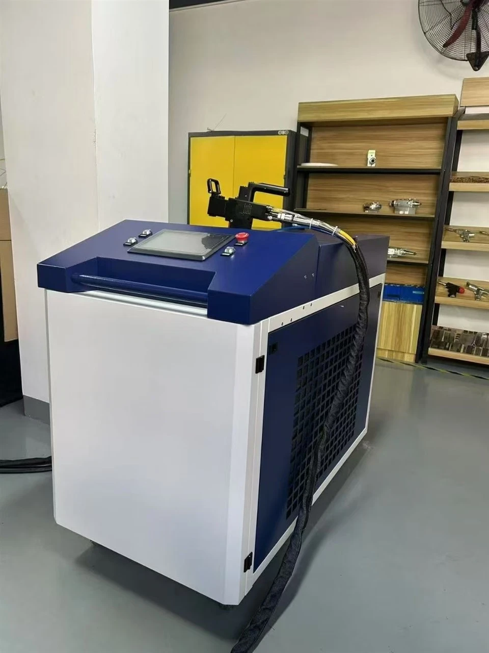 6000 Watts Continuous Wave Laser Rust & Coating Removal System For Offshore Industrial Applications