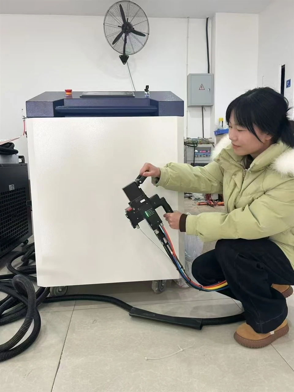 6000 Watts Continuous Wave Laser Rust & Coating Removal System For Offshore Industrial Applications